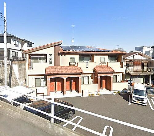 神奈川県伊勢原市沼目５丁目 2階建 築10年11ヶ月