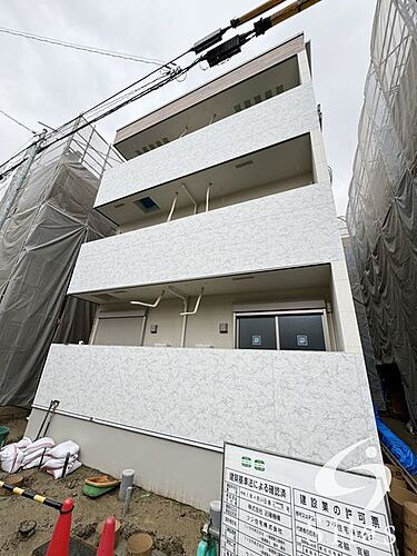 大阪府東大阪市御厨中１丁目 3階建