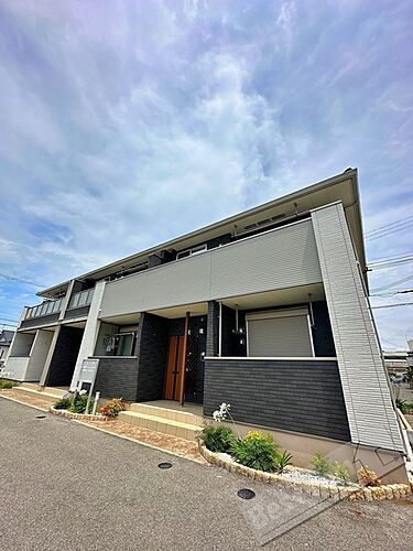 和歌山県和歌山市加納 2階建