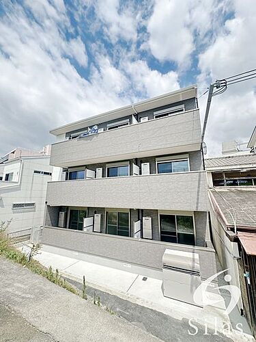 大阪府大阪市淀川区木川東１丁目 築1年4ヶ月 3階建