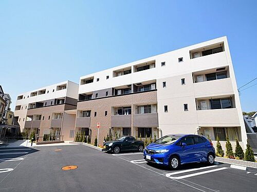 大阪府池田市神田４丁目 築8年10ヶ月 4階建