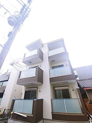 大阪府吹田市内本町３丁目 築3年1ヶ月 3階建