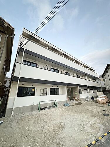 兵庫県伊丹市森本２丁目 3階建 