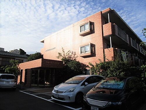東京都町田市高ヶ坂２丁目 3階建 築30年5ヶ月