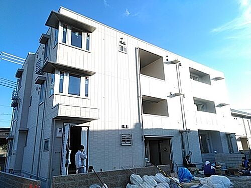 大阪府大東市三箇１丁目 3階建 築5年8ヶ月