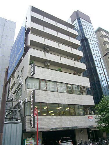 新納ビル 8階建