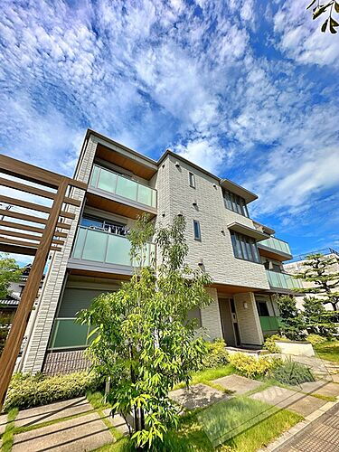 和歌山県和歌山市東高松１丁目 3階建 築7年7ヶ月