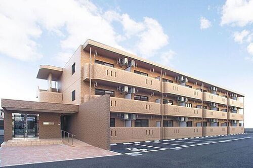 神奈川県綾瀬市深谷上６丁目 3階建 築18年8ヶ月