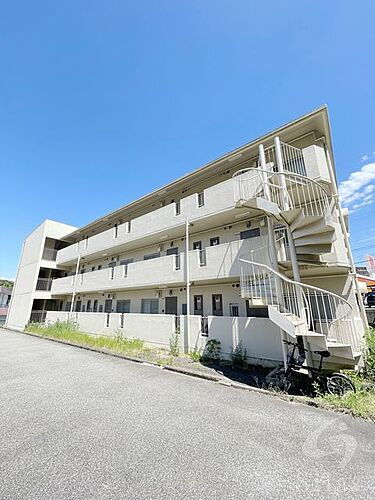 兵庫県神戸市北区北五葉６丁目 3階建