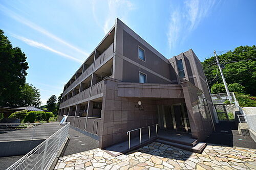 神奈川県川崎市麻生区黒川 3階建 築15年11ヶ月