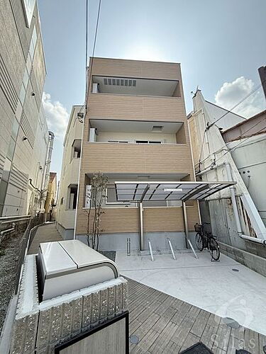 大阪府堺市堺区楠町１丁 3階建 