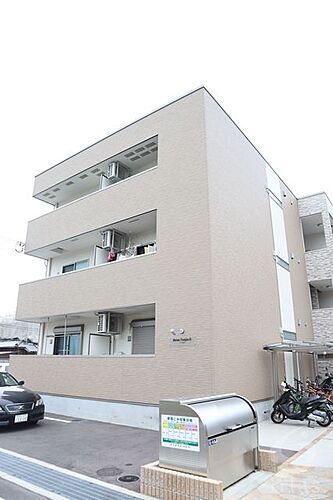 大阪府池田市天神２丁目 3階建 築8年1ヶ月