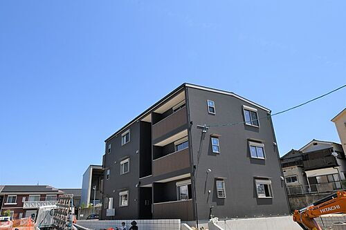 シエルグランデ招提元町ＩＩ 3階建