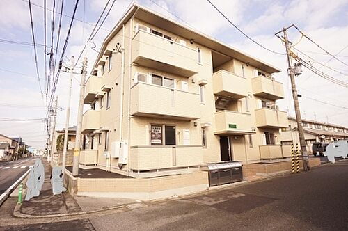 新潟県新潟市東区石山４丁目 3階建 築10年1ヶ月