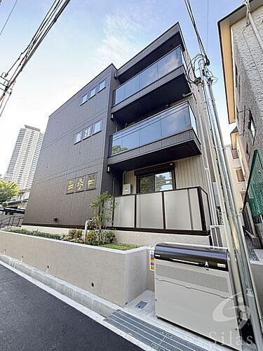 兵庫県神戸市中央区熊内町３丁目  3階建