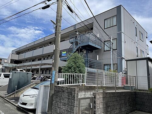 神奈川県藤沢市石川４丁目 3階建 築34年11ヶ月