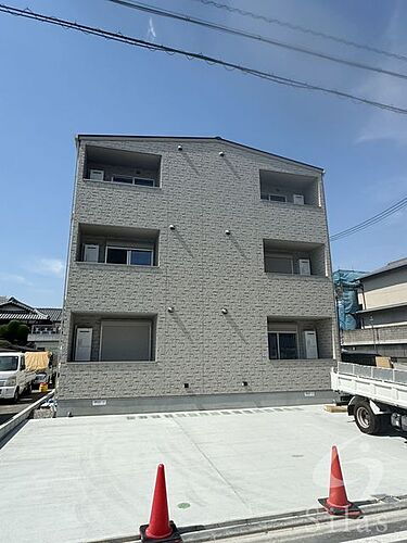 大阪府守口市寺方元町３丁目 3階建 築1年1ヶ月