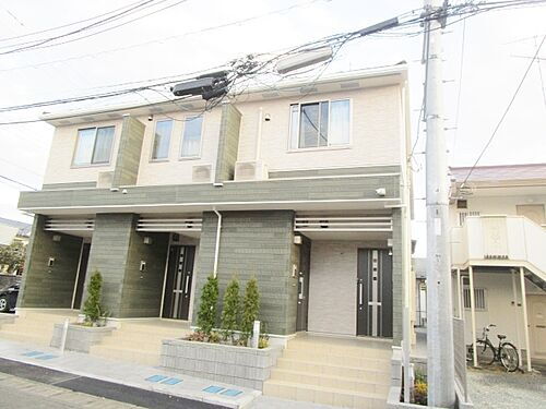 神奈川県愛甲郡愛川町中津 2階建