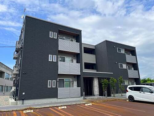 新潟県長岡市学校町３丁目 賃貸アパート