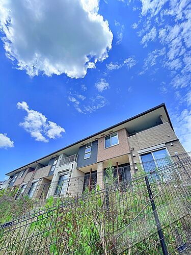 和歌山県岩出市山 2階建