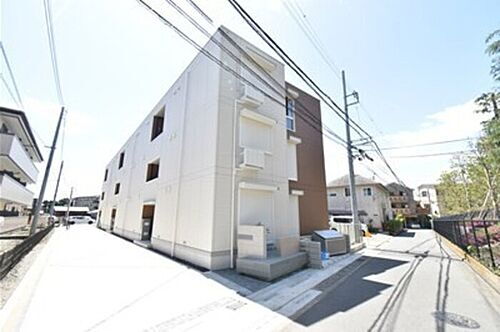 神奈川県伊勢原市石田 3階建 築3年2ヶ月