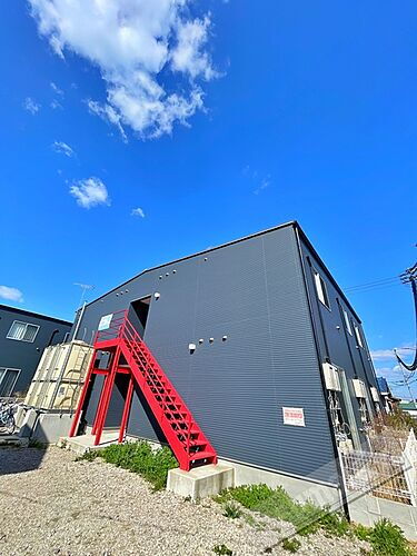 和歌山県和歌山市新在家 2階建