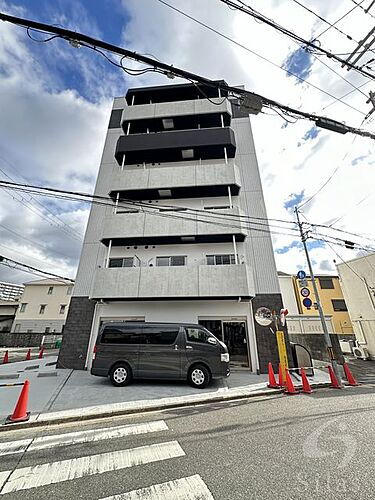兵庫県川西市小花２丁目 6階建