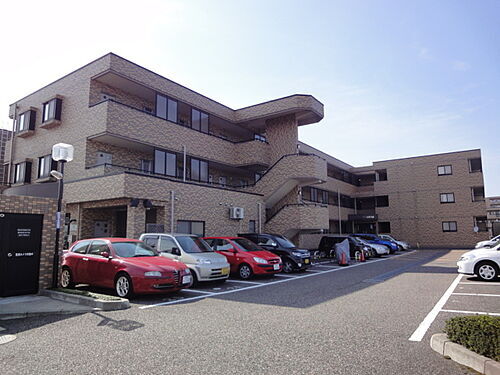 新潟県新潟市中央区女池３丁目 築23年 3階建