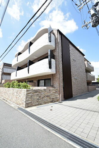 大阪府吹田市千里山西４丁目 3階建