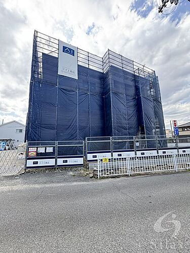 兵庫県尼崎市瓦宮２丁目 3階建 