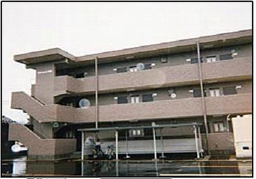 ＶＩＶＡセントラル 3階建
