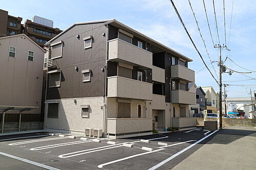 大阪府枚方市池之宮２丁目 3階建 築6年2ヶ月