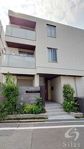 兵庫県尼崎市長洲西通１丁目 3階建 築1年9ヶ月
