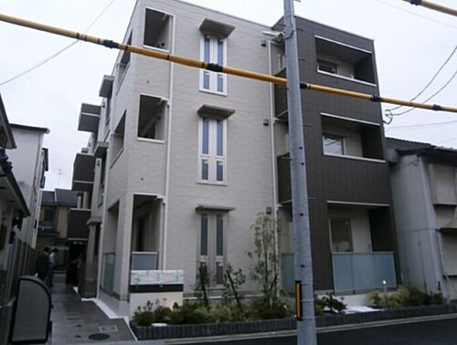 大阪府池田市綾羽１丁目 3階建