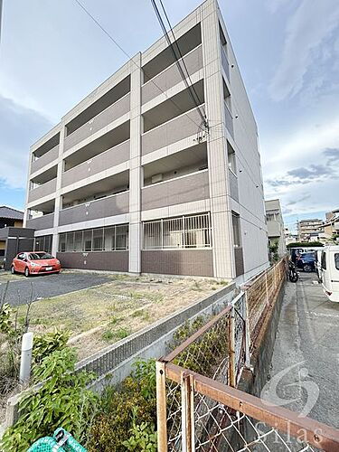 兵庫県西宮市越水町 4階建