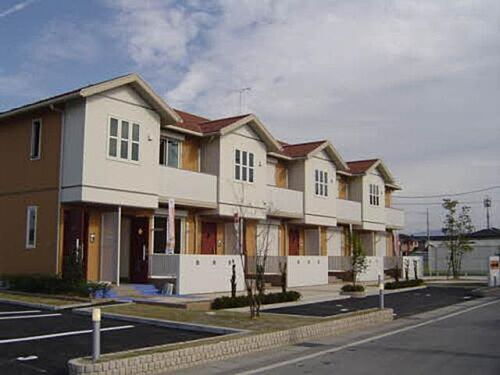 シャーメゾンコートのと川 2階建