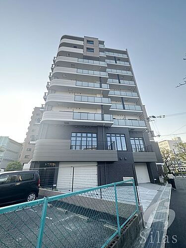 兵庫県尼崎市長洲本通１丁目 9階建