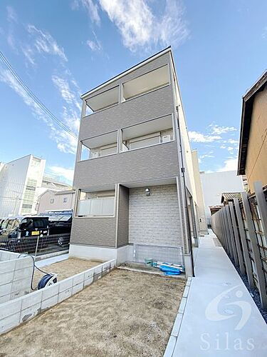 大阪府堺市堺区南向陽町１丁 3階建 築3年11ヶ月