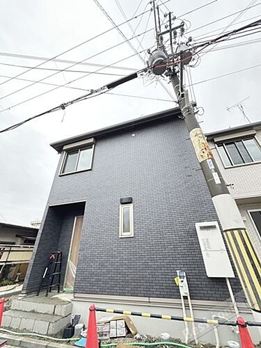 大阪府泉大津市東豊中町１丁目 2階建 