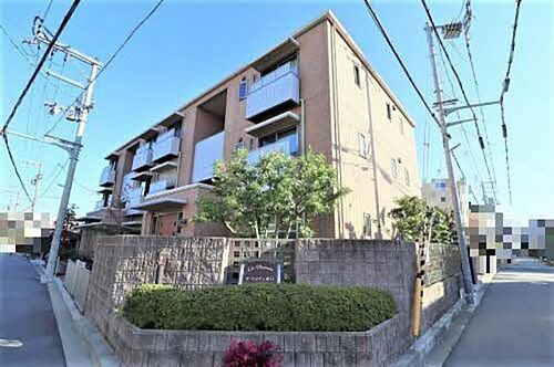 ル・シュマン口 3階建