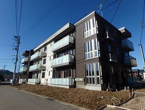 マストテラス上越春日野　Ｂ 3階建