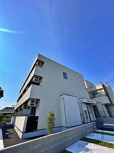 大阪府高石市千代田１丁目 3階建