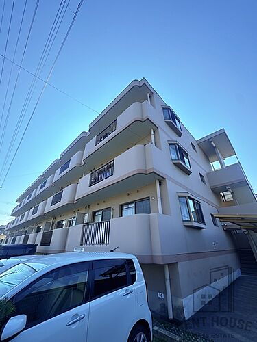 フェニックス三田 3階建