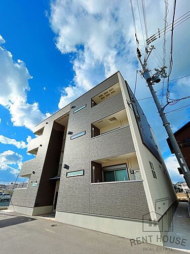 大阪府泉佐野市東羽倉崎町 築3年10ヶ月 3階建