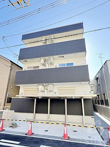 兵庫県尼崎市南七松町１丁目 3階建 築1年未満