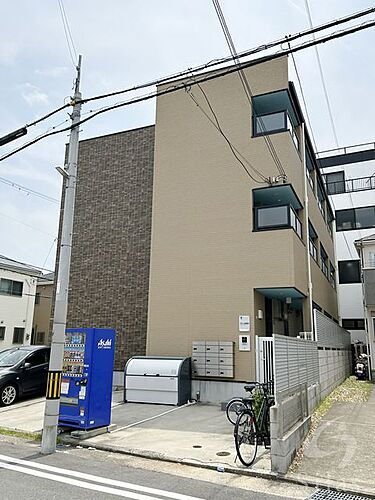 兵庫県神戸市長田区御蔵通７丁目 3階建