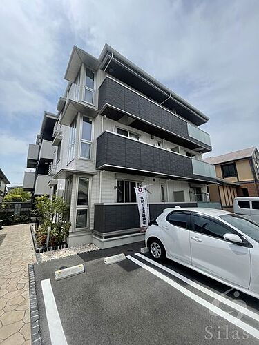 大阪府堺市北区百舌鳥本町１丁 3階建 築4年9ヶ月