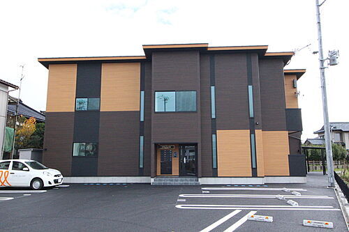 新潟県新潟市中央区小張木３丁目 2階建