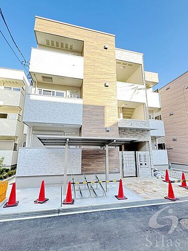 大阪府池田市豊島北２丁目 築1年2ヶ月 3階建