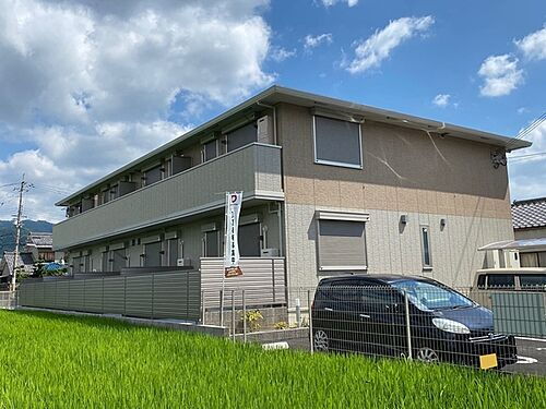 京都府京都市山科区西野今屋敷町 3階建